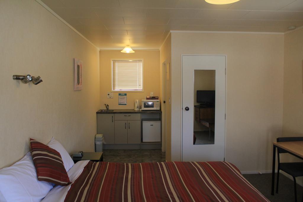 Coronation Court Motel New Plymouth Extérieur photo