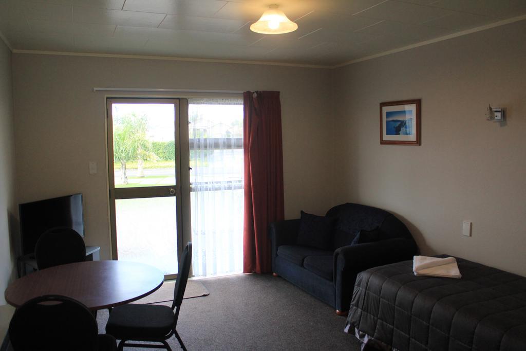 Coronation Court Motel New Plymouth Extérieur photo
