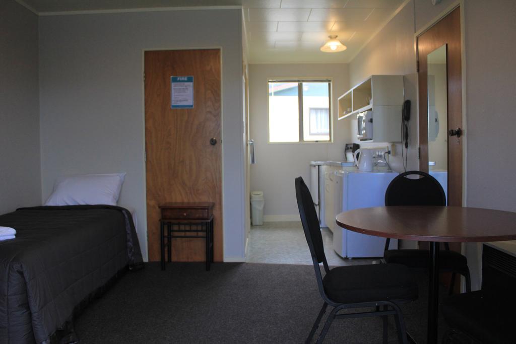 Coronation Court Motel New Plymouth Extérieur photo