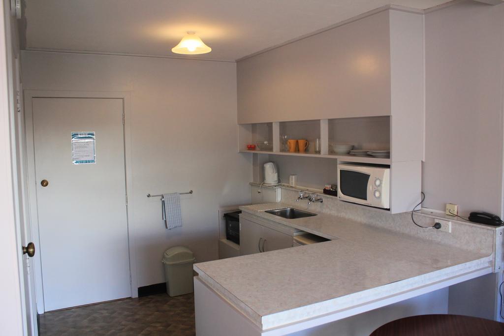 Coronation Court Motel New Plymouth Extérieur photo