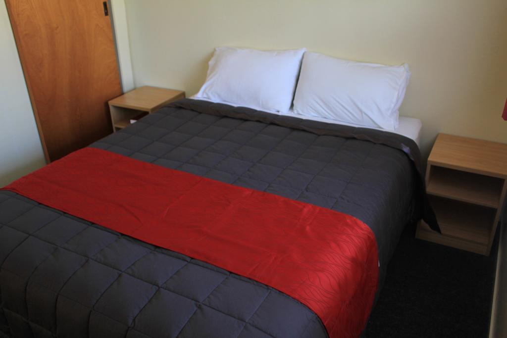 Coronation Court Motel New Plymouth Extérieur photo