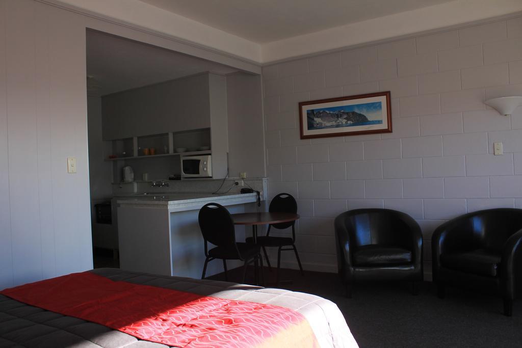 Coronation Court Motel New Plymouth Extérieur photo